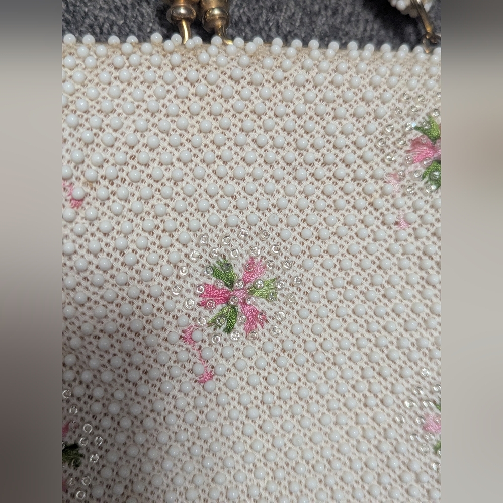 Women's Vintage Beaded Embroidered Flower Handbag - Picture 5 of 6